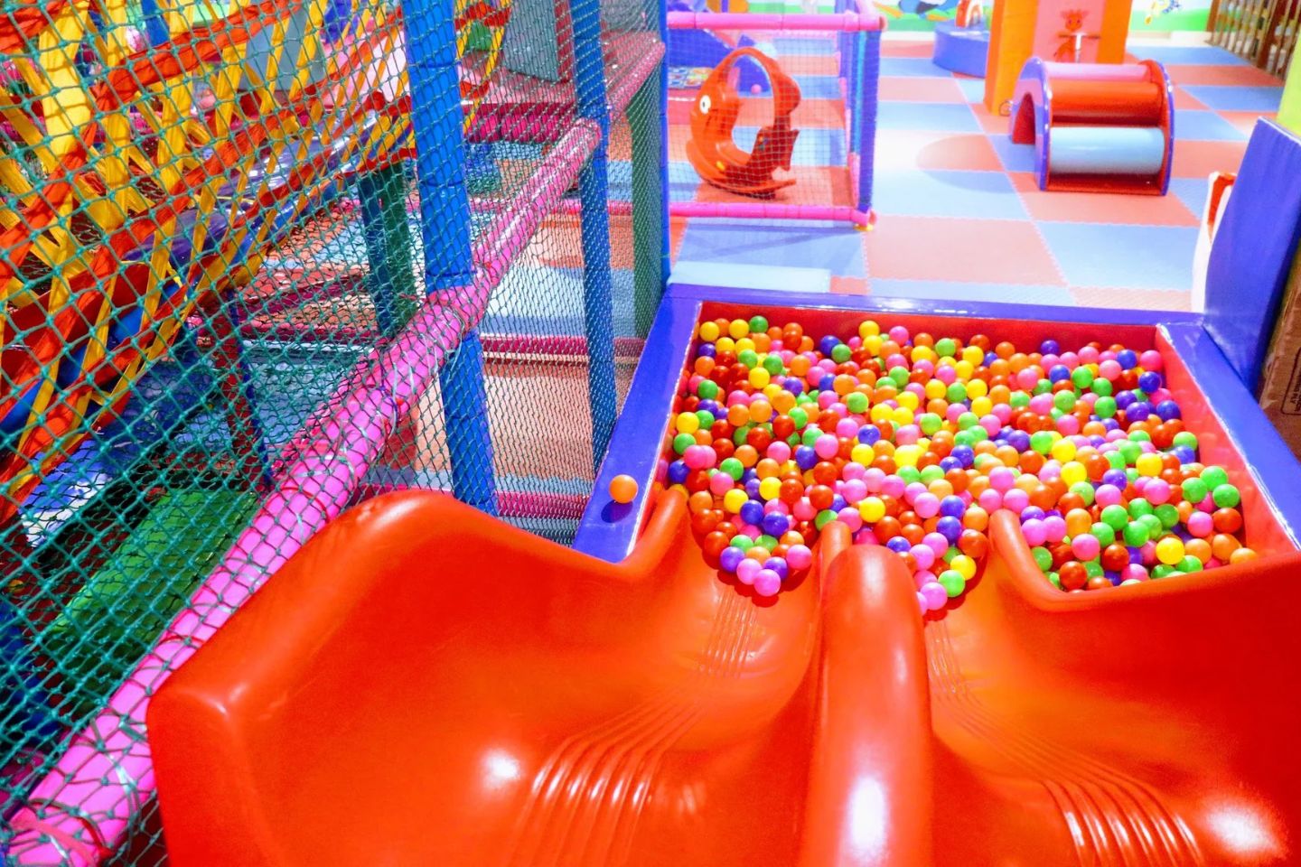 HappyPola - Indoor Amusement Park